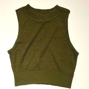 Love culture OLIVE GREEN CROP TOP